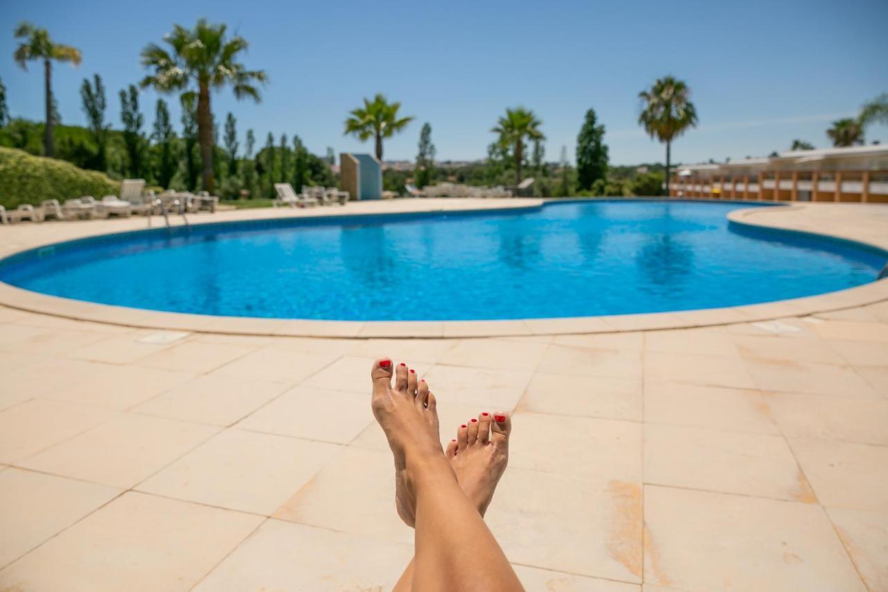 Sunny Villa Facing The Swimming Pool Fontainhas  Eksteriør bilde